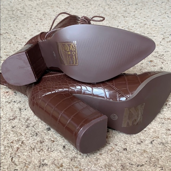 NIB- Croc Style Faux Leather Boots 🐊👢 - Picture 5 of 11